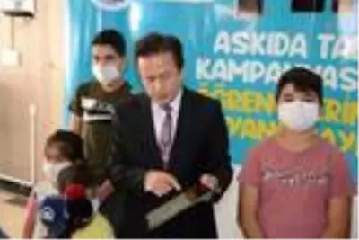 Tuzla'da ihtiyaç sahibi öğrenciler için 'Askıda Tablet' kampanyası başladı Tuzla'da ihtiyaç sahibi öğrenciler için 'Askıda Tablet' kampanyası başladı