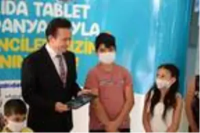 Tuzla'da ihtiyaç sahibi öğrenciler için 'Askıda Tablet' kampanyası başladı Tuzla'da ihtiyaç sahibi öğrenciler için 'Askıda Tablet' kampanyası başladı