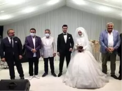 Ekonomik güçlük çeken Mahmut Tuncer, pandemi kurallarına uymayanlara isyan etti Ekonomik güçlük çeken Mahmut Tuncer, pandemi kurallarına uymayanlara isyan etti