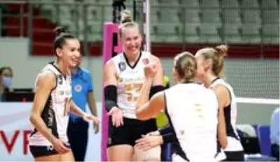 Son dakika haberi... Vakıfbank deplasmanda 3-0 kazandı Son dakika haberi... Vakıfbank deplasmanda 3-0 kazandı