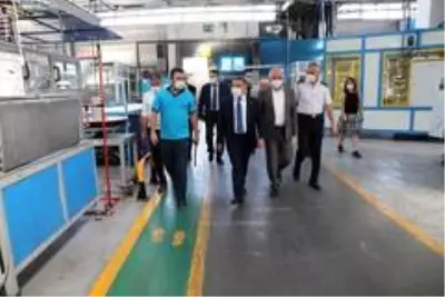Vali Atay, Standard Profil'i ziyaret etti Vali Atay, Standard Profil'i ziyaret etti