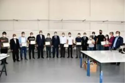 Vali Çuhadar, ASGEM'deki atölyeleri gezdi Vali Çuhadar, ASGEM'deki atölyeleri gezdi