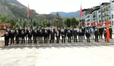 Vali Masatlı: 'Ecdadımızın vatan topraklarını bizlere nasıl emanet ettiğinin bilincindeyiz' Vali Masatlı: 'Ecdadımızın vatan topraklarını bizlere nasıl emanet ettiğinin bilincindeyiz'