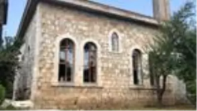 Yalova'da tarihi cami ibadete açıldı Yalova'da tarihi cami ibadete açıldı