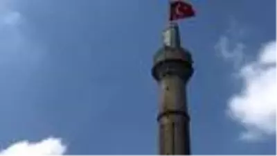 Yalova'da tarihi cami ibadete açıldı Yalova'da tarihi cami ibadete açıldı