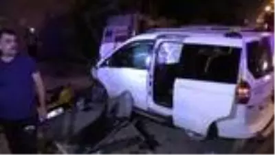 Zincirleme trafik kazası: 6 yaralı - ADANA Zincirleme trafik kazası: 6 yaralı - ADANA