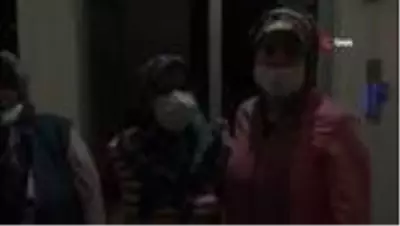 Niğde'de meydana gelen deprem sonrası vatandaşlar sokağa döküldü Niğde'de meydana gelen deprem sonrası vatandaşlar sokağa döküldü