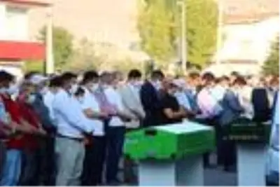 Son dakika gündem: Bakan Kasapoğlu'ndan Niğde'deki kazada ölen 3 genç tekvandocu için taziye mesajı Son dakika gündem: Bakan Kasapoğlu'ndan Niğde'deki kazada ölen 3 genç tekvandocu için taziye mesajı