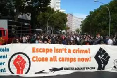 Berlin'de Moria'daki mülteciler için miting düzenlendi