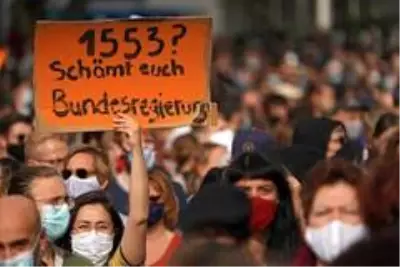 Berlin'de Moria'daki mülteciler için miting düzenlendi
