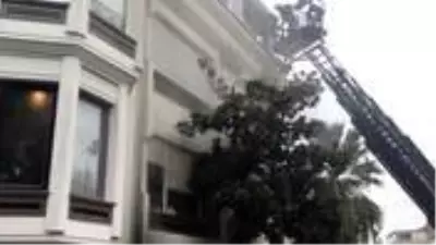 Çamaşır makinesi büyük bir gürültüyle patladı, yangın çıktı Çamaşır makinesi büyük bir gürültüyle patladı, yangın çıktı