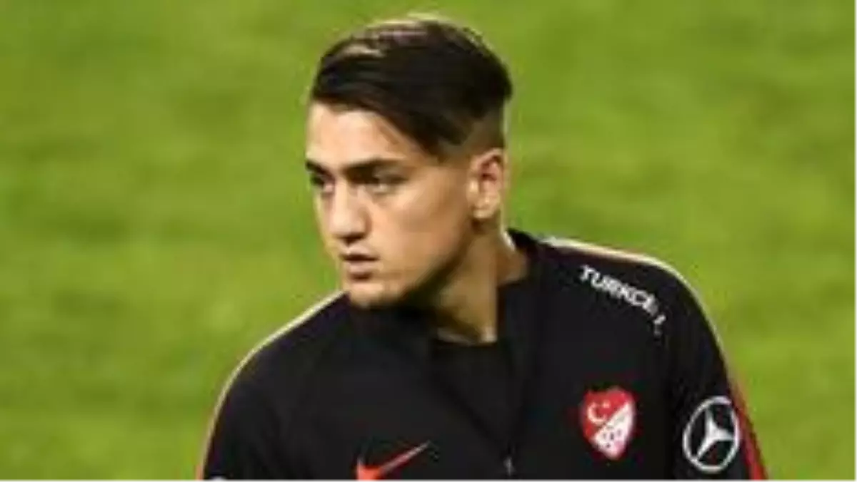 Cengiz Ünder Roma'dan, Premier Lig takımı Leicester City'ye transfer oldu