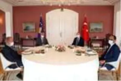 Cumhurbaşkanı Erdoğan, Kosova Cumhurbaşkanı ile bir araya geldi (1) Cumhurbaşkanı Erdoğan, Kosova Cumhurbaşkanı ile bir araya geldi (1)