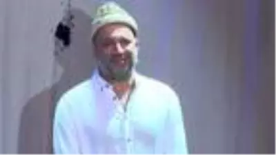 Dümbüllü Kavuğu'nun yeni sahibi Şevket Çoruh oldu Dümbüllü Kavuğu'nun yeni sahibi Şevket Çoruh oldu