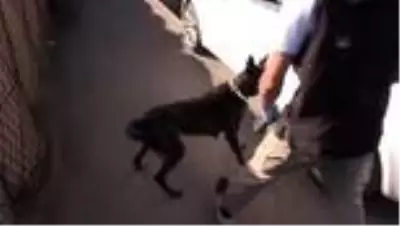 Emekli polisin aracında 61 kilo 750 gram eroin bulundu Emekli polisin aracında 61 kilo 750 gram eroin bulundu