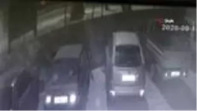 Emlak dükkanına molotofkokteyli atan zanlı tutuklandı Emlak dükkanına molotofkokteyli atan zanlı tutuklandı