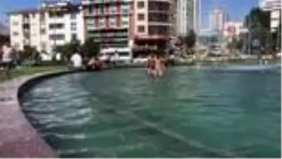 Son dakika haberleri | Esenyurt'ta çocukların süs havuzunda tehlikeli oyunu Son dakika haberleri | Esenyurt'ta çocukların süs havuzunda tehlikeli oyunu