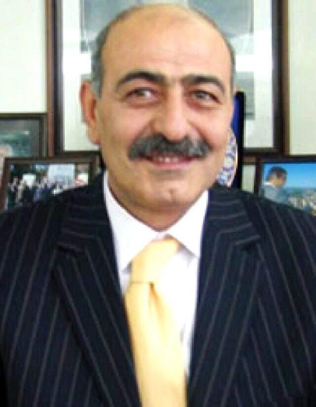Eski Sinop Belediye Başkanı Zeki Yılmazer, tartıştığı kişiyi vurdu Eski Sinop Belediye Başkanı Zeki Yılmazer, tartıştığı kişiyi vurdu