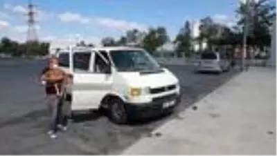 Felçli köpeğine her gün 2 saat antrenman yaptırıyor Felçli köpeğine her gün 2 saat antrenman yaptırıyor