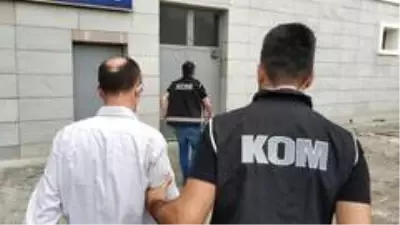 FETÖ'den 7.5 yıl cezası bulunan eski öğretmen tutuklandı FETÖ'den 7.5 yıl cezası bulunan eski öğretmen tutuklandı