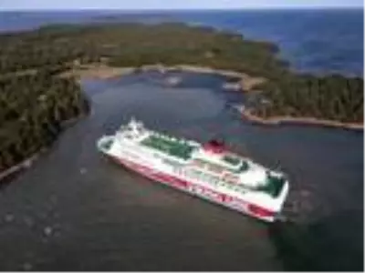 Finlandiya bandıralı yolcu gemisi Baltık Denizi'nde karaya oturdu Finlandiya bandıralı yolcu gemisi Baltık Denizi'nde karaya oturdu
