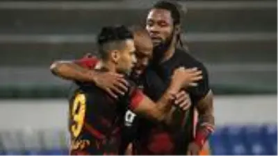 Galatasaray, Medipol Başakşehir deplasmanında 2-0 kazandı Galatasaray, Medipol Başakşehir deplasmanında 2-0 kazandı
