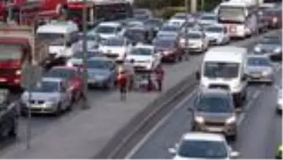 Gelin arabası sürücüsü, çocuğun üzerine direksiyon kırdı Gelin arabası sürücüsü, çocuğun üzerine direksiyon kırdı