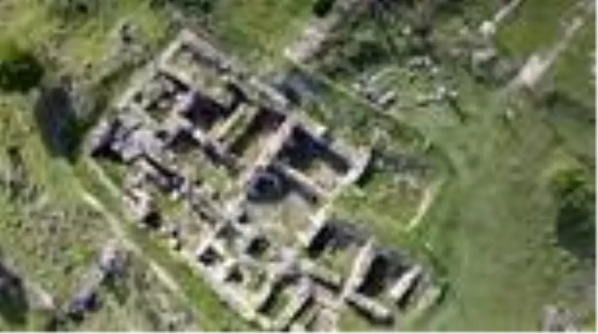 Hadrianaupolis'te Geç Kalkolitik döneme ait seramik ve sunu çukurları bulundu