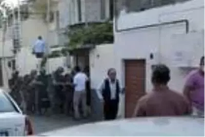Husumetlisini vurup intihara kalkıştı, özel harekat polisinin operasyonuyla yakalandı Husumetlisini vurup intihara kalkıştı, özel harekat polisinin operasyonuyla yakalandı