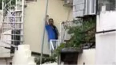 Husumetlisini vurup intihara kalkıştı, özel harekat polisinin operasyonuyla yakalandı Husumetlisini vurup intihara kalkıştı, özel harekat polisinin operasyonuyla yakalandı