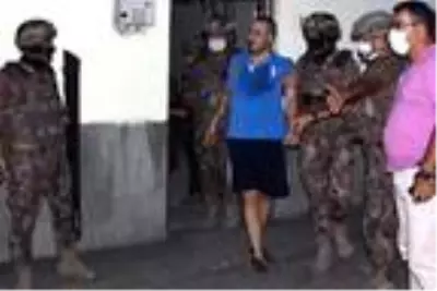 Husumetlisini vurup intihara kalkıştı, özel harekat polisinin operasyonuyla yakalandı Husumetlisini vurup intihara kalkıştı, özel harekat polisinin operasyonuyla yakalandı