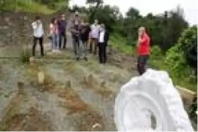 Kanserle mücadelenin simgesi Neslican, 1'inci ölüm yıl dönümünde anıldı Kanserle mücadelenin simgesi Neslican, 1'inci ölüm yıl dönümünde anıldı