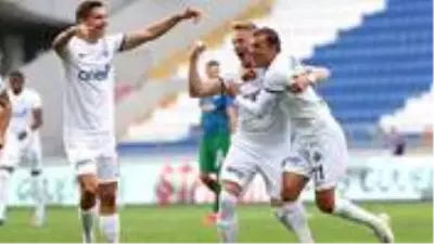 Kasımpaşa, sahasında Çaykur Rizespor'u 2-0 mağlup etti Kasımpaşa, sahasında Çaykur Rizespor'u 2-0 mağlup etti