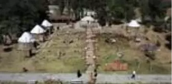 Kenan Evren: Kırgız Türkleri çivi kullanmadan yaptıkları 'otağ'ları yurt dışına gönderiyor Kenan Evren: Kırgız Türkleri çivi kullanmadan yaptıkları 'otağ'ları yurt dışına gönderiyor