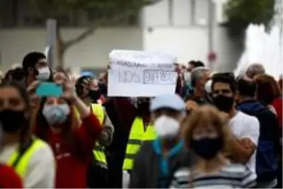 Son Dakika: - Madrid'de yarın başlayacak olan bölgesel karantina protesto edildi Son Dakika: - Madrid'de yarın başlayacak olan bölgesel karantina protesto edildi