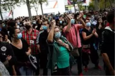 Son Dakika: - Madrid'de yarın başlayacak olan bölgesel karantina protesto edildi Son Dakika: - Madrid'de yarın başlayacak olan bölgesel karantina protesto edildi