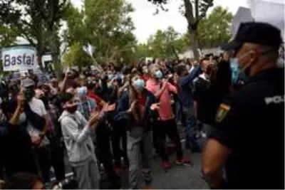 Son Dakika: - Madrid'de yarın başlayacak olan bölgesel karantina protesto edildi Son Dakika: - Madrid'de yarın başlayacak olan bölgesel karantina protesto edildi
