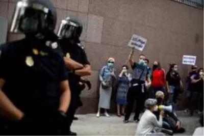 Son Dakika: - Madrid'de yarın başlayacak olan bölgesel karantina protesto edildi Son Dakika: - Madrid'de yarın başlayacak olan bölgesel karantina protesto edildi