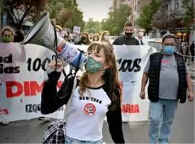 Son Dakika: - Madrid'de yarın başlayacak olan bölgesel karantina protesto edildi Son Dakika: - Madrid'de yarın başlayacak olan bölgesel karantina protesto edildi