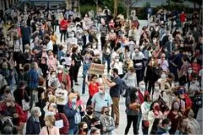 Son Dakika: - Madrid'de yarın başlayacak olan bölgesel karantina protesto edildi Son Dakika: - Madrid'de yarın başlayacak olan bölgesel karantina protesto edildi