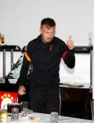 Martin Linnes'in doğum günü kutlandı Martin Linnes'in doğum günü kutlandı
