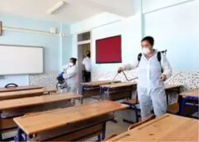 Muratpaşa Belediyesinden, virüse karşı 5 milyon 418 bin 500 litre karışım Muratpaşa Belediyesinden, virüse karşı 5 milyon 418 bin 500 litre karışım