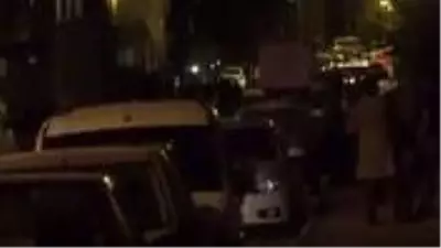 Niğde'de meydana gelen deprem sonrası vatandaşlar sokağa döküldü Niğde'de meydana gelen deprem sonrası vatandaşlar sokağa döküldü
