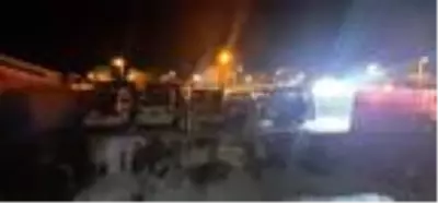 Son dakika! Otoparkta hurda halindeki 6 kamyonet alev alev yandı Son dakika! Otoparkta hurda halindeki 6 kamyonet alev alev yandı