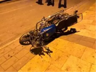 Polisin 'dur' ihtarını dinlemedi, kaçarken kaza yaparak yakalandı Polisin 'dur' ihtarını dinlemedi, kaçarken kaza yaparak yakalandı