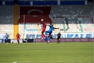Süper Lig: BB Erzurumspor: 0 DG Sivasspor: 0 (İlk yarı)