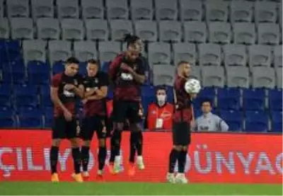 Galatasaray ligde 2'de 2 yaptı