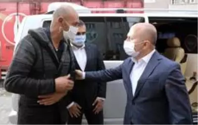 Vali Varol, Şehit Harun Aslan'ın ailesine taziye ziyaretinde bulundu Vali Varol, Şehit Harun Aslan'ın ailesine taziye ziyaretinde bulundu
