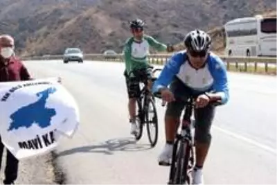 Son dakika haberleri! 'Van Gölü Kirlenmesin, Mavi Kalsın' sloganıyla Ankara'ya pedal çevirdiler Son dakika haberleri! 'Van Gölü Kirlenmesin, Mavi Kalsın' sloganıyla Ankara'ya pedal çevirdiler