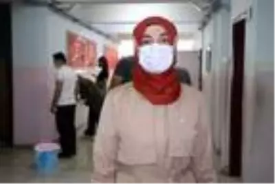 Yüksekova'da öğretmenler, öğrencileri için okullarını hazırlıyor